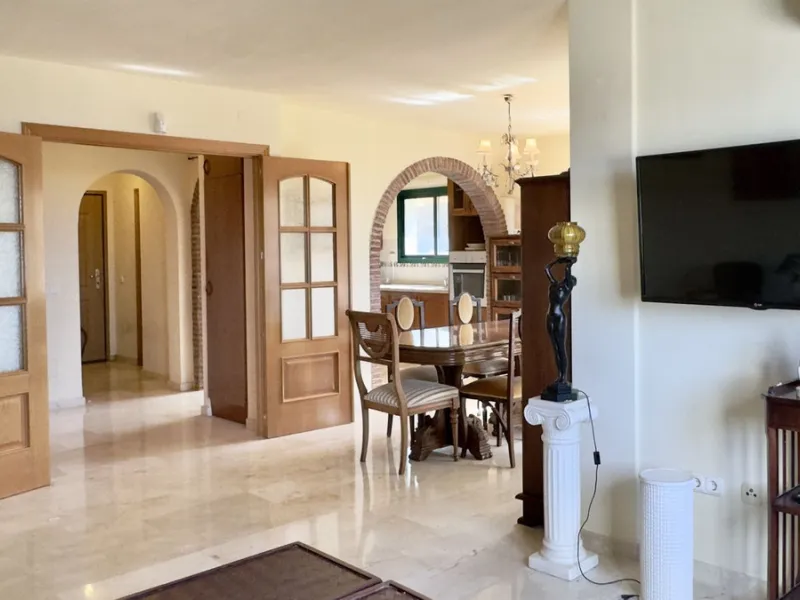 Corner townhouse with stunning sea views, large private garden and great potential – Buena Vista, Mijas
