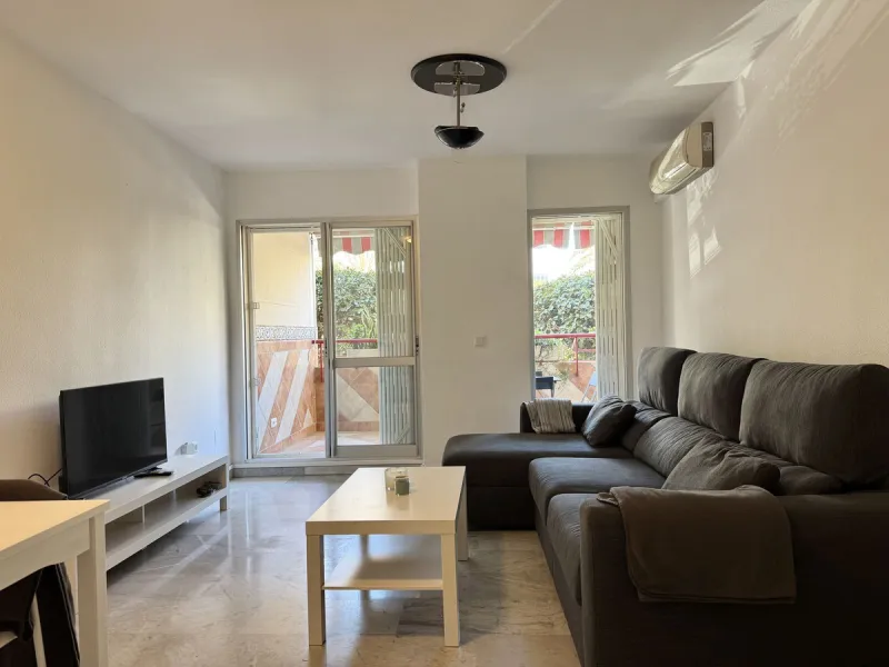 Apartment - Middle Floor Apartment в продаже в Fuengirola, Málaga. В доме 4 спален и 2 ванных комнат. Площадь дома 110 м²