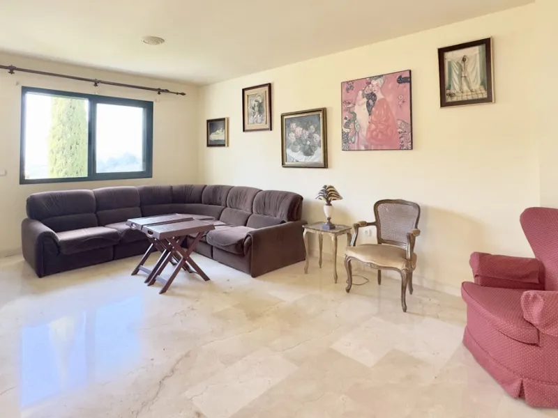 Corner townhouse with stunning sea views, large private garden and great potential – Buena Vista, Mijas