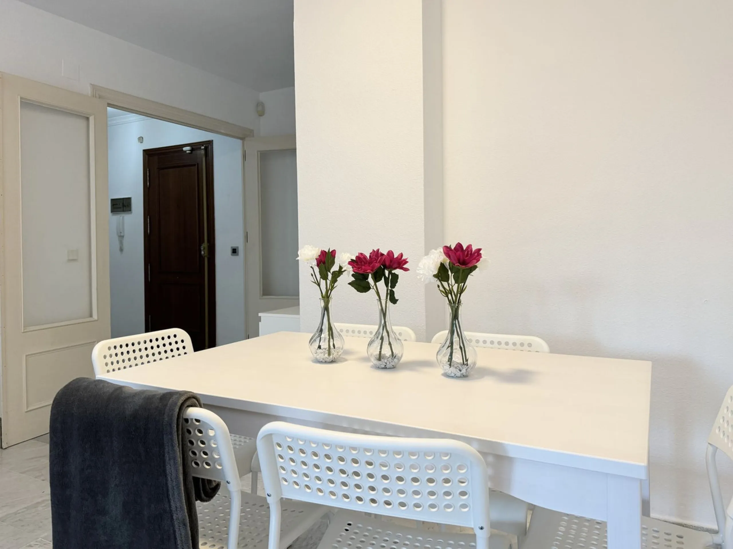 Apartment - Middle Floor Apartment в продаже в Fuengirola, Málaga. В доме 4 спален и 2 ванных комнат. Площадь дома 110 м²