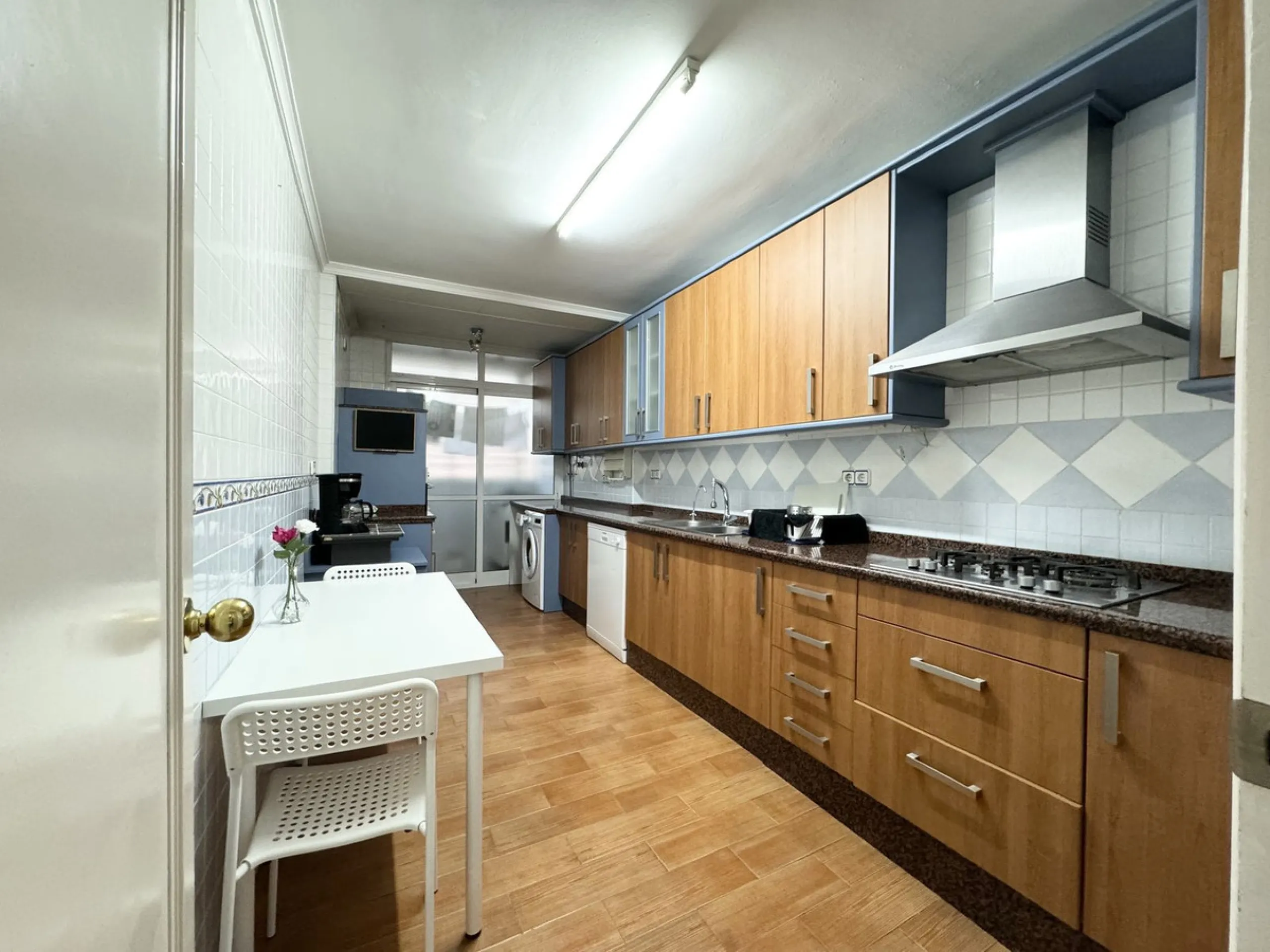 Apartment - Middle Floor Apartment в продаже в Fuengirola, Málaga. В доме 4 спален и 2 ванных комнат. Площадь дома 110 м²