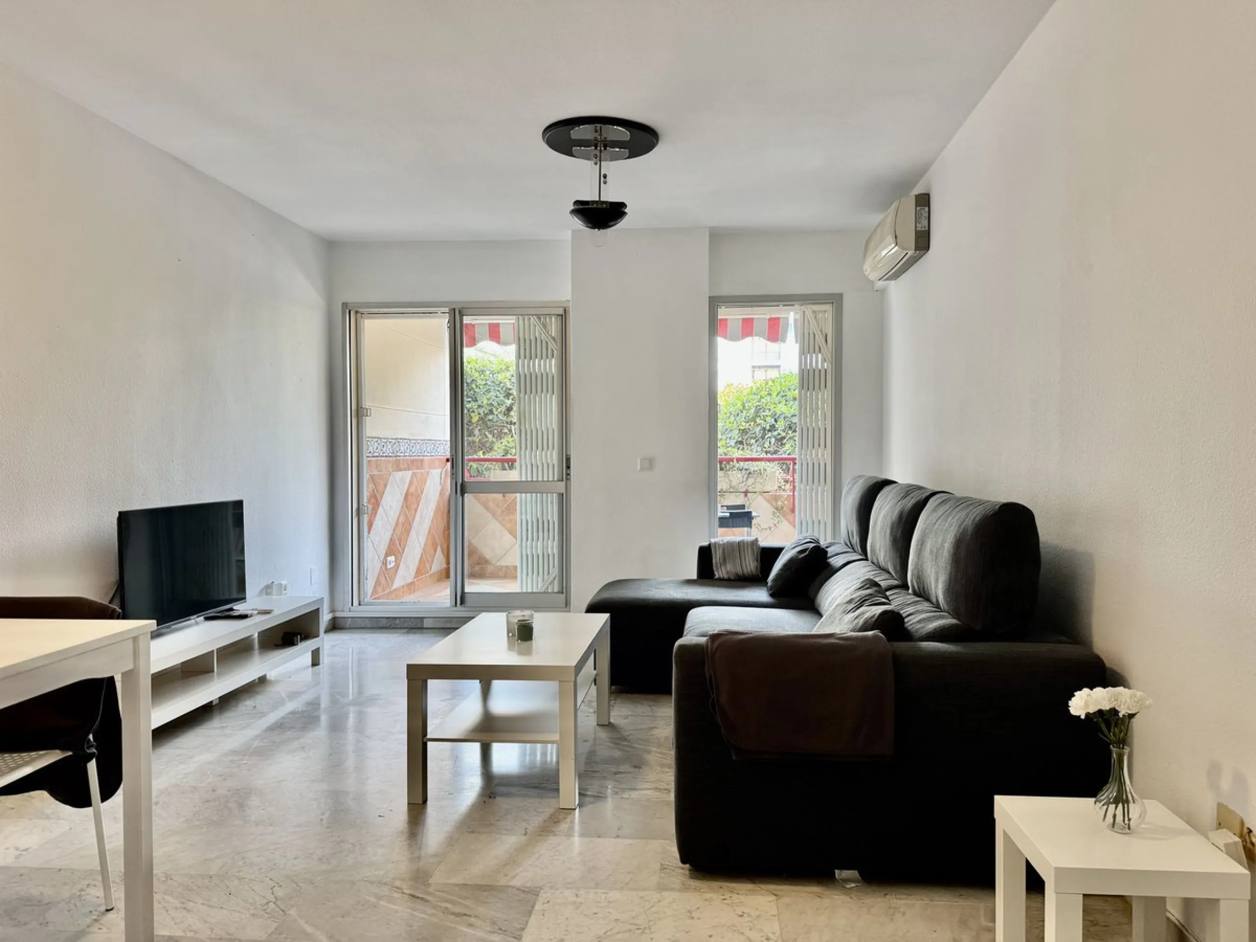Apartment - Middle Floor Apartment в продаже в Fuengirola, Málaga. В доме 4 спален и 2 ванных комнат. Площадь дома 110 м²