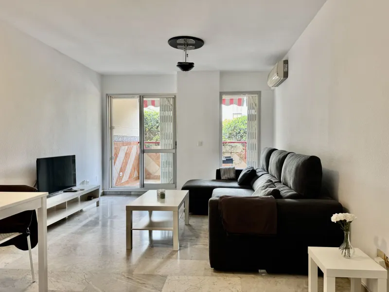 Apartment - Middle Floor Apartment в продаже в Fuengirola, Málaga. В доме 4 спален и 2 ванных комнат. Площадь дома 110 м²