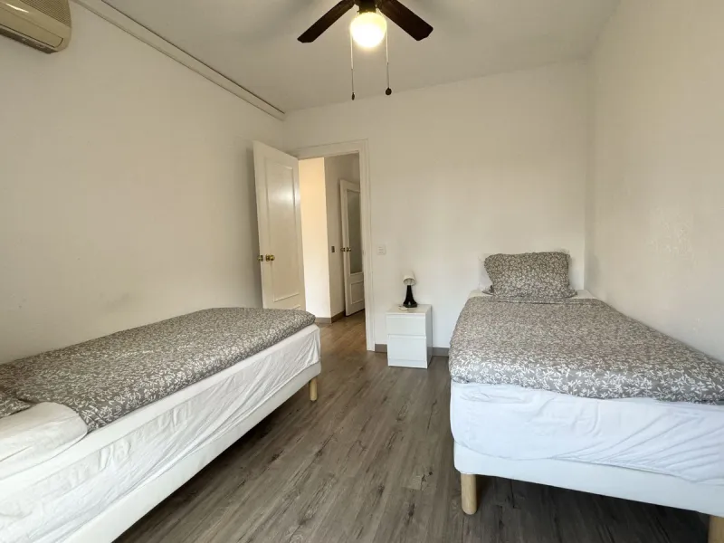 Apartment - Middle Floor Apartment в продаже в Fuengirola, Málaga. В доме 4 спален и 2 ванных комнат. Площадь дома 110 м²