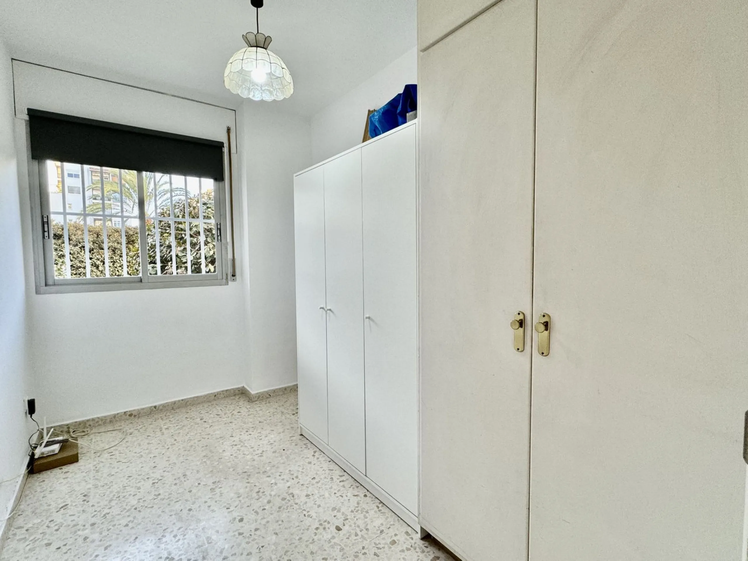 Apartment - Middle Floor Apartment в продаже в Fuengirola, Málaga. В доме 4 спален и 2 ванных комнат. Площадь дома 110 м²