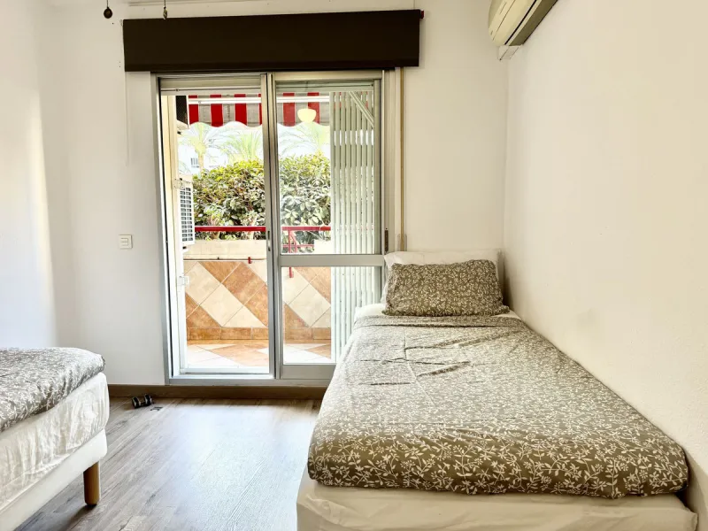 Apartment - Middle Floor Apartment в продаже в Fuengirola, Málaga. В доме 4 спален и 2 ванных комнат. Площадь дома 110 м²
