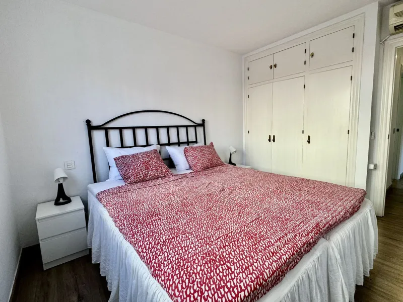 Apartment - Middle Floor Apartment в продаже в Fuengirola, Málaga. В доме 4 спален и 2 ванных комнат. Площадь дома 110 м²
