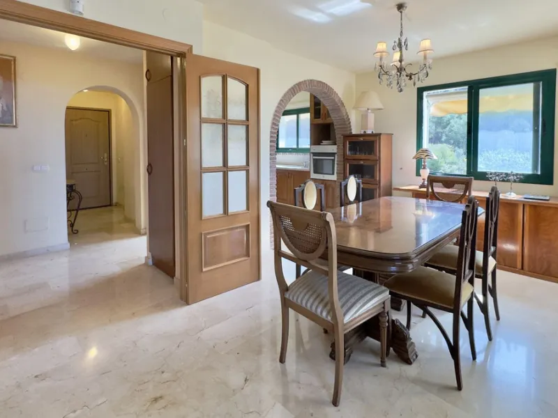 Corner townhouse with stunning sea views, large private garden and great potential – Buena Vista, Mijas