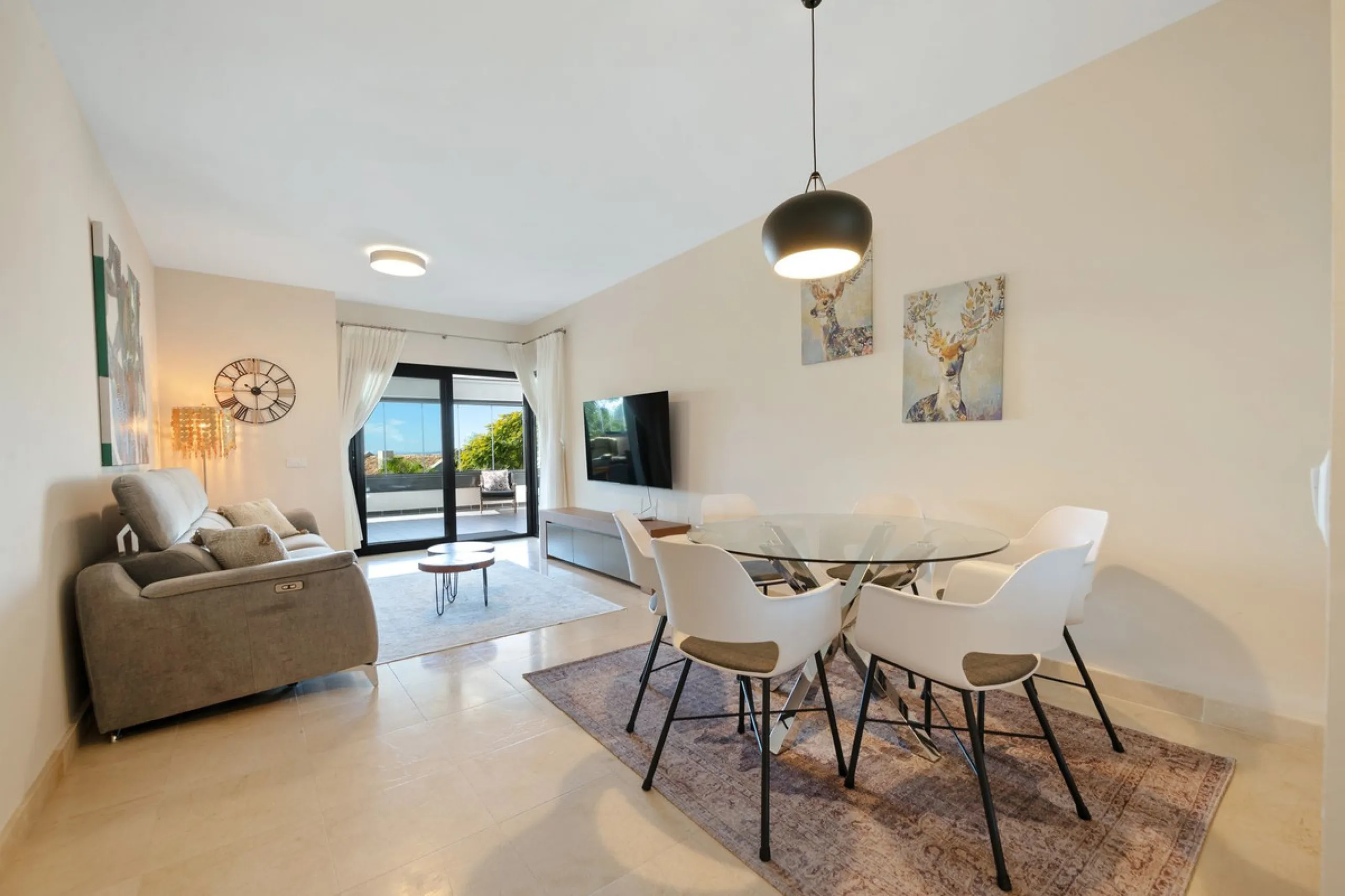 Apartment - Middle Floor Apartment в продаже в Málaga, Málaga. В доме 2 спален и 2 ванных комнат. Площадь дома 139 м²