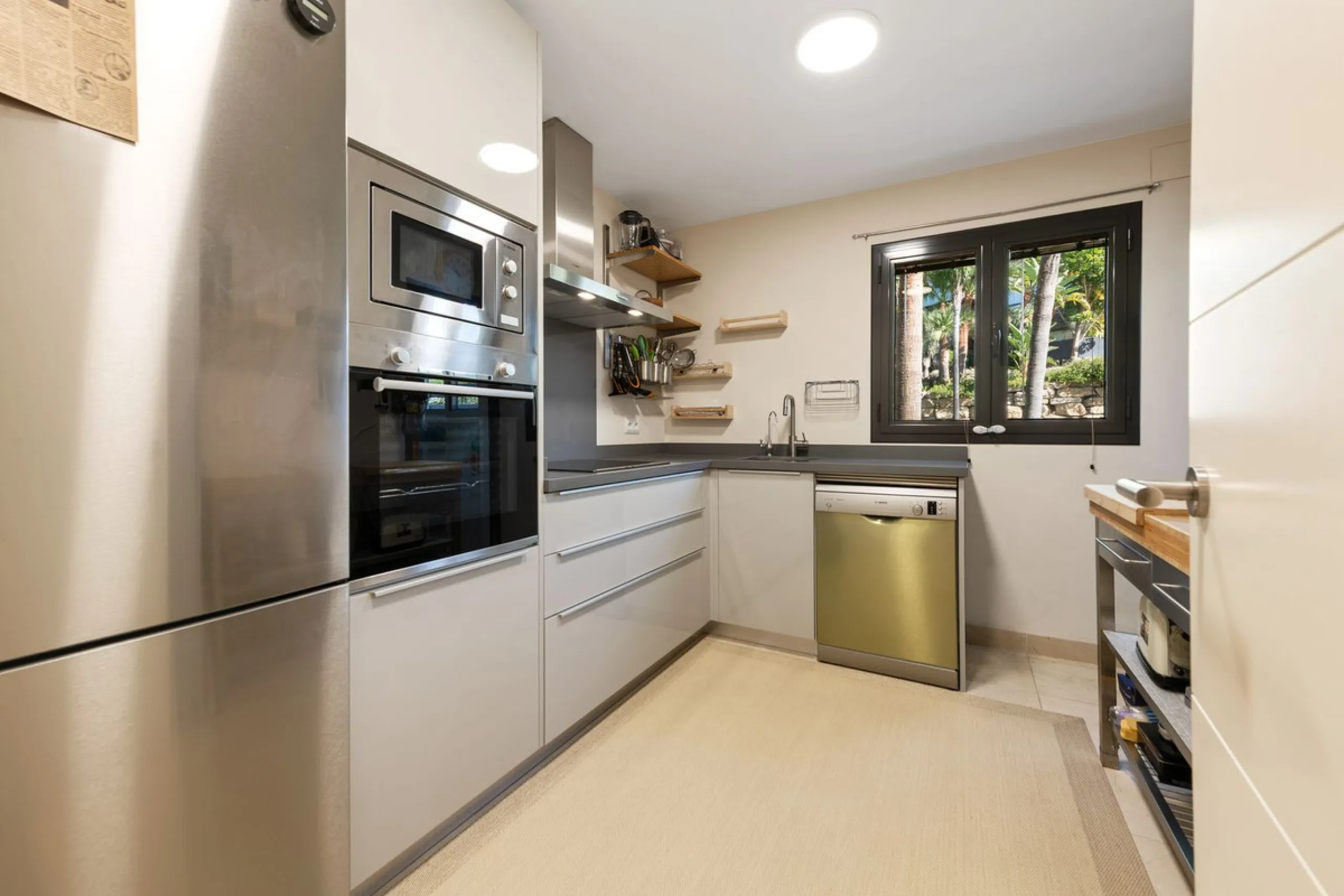 Apartment - Middle Floor Apartment в продаже в Málaga, Málaga. В доме 2 спален и 2 ванных комнат. Площадь дома 139 м²