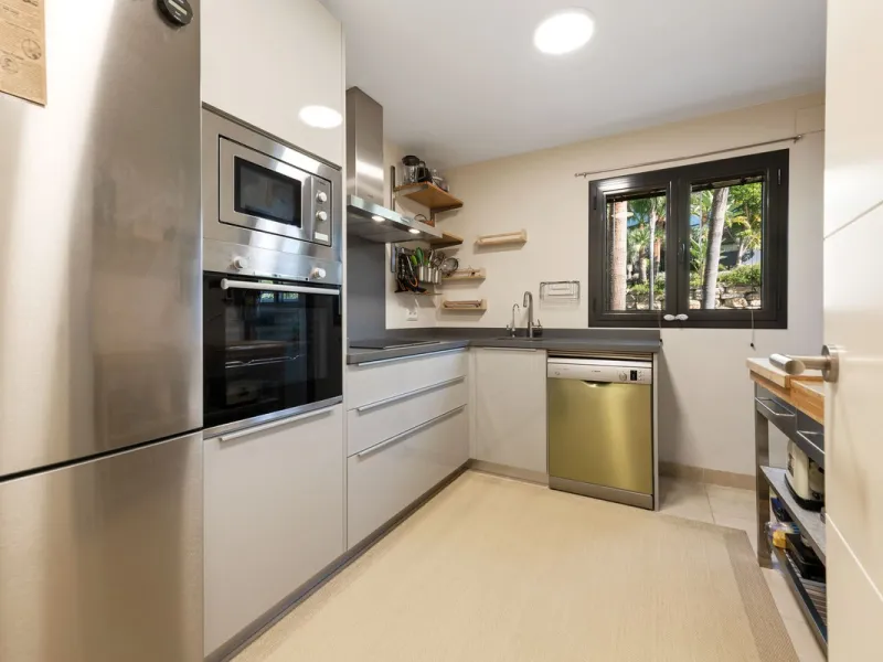 Apartment - Middle Floor Apartment в продаже в Málaga, Málaga. В доме 2 спален и 2 ванных комнат. Площадь дома 139 м²