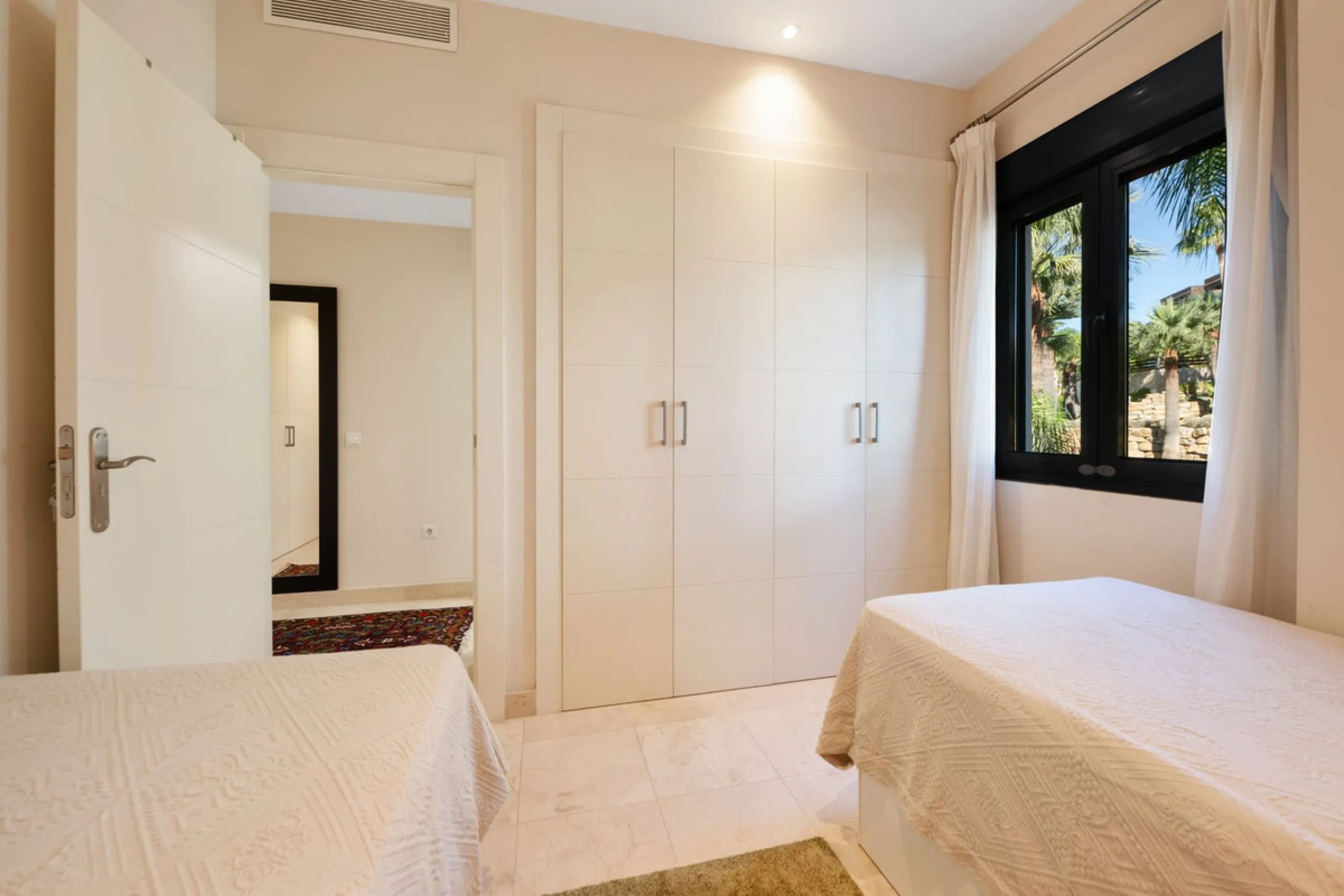 Apartment - Middle Floor Apartment в продаже в Málaga, Málaga. В доме 2 спален и 2 ванных комнат. Площадь дома 139 м²