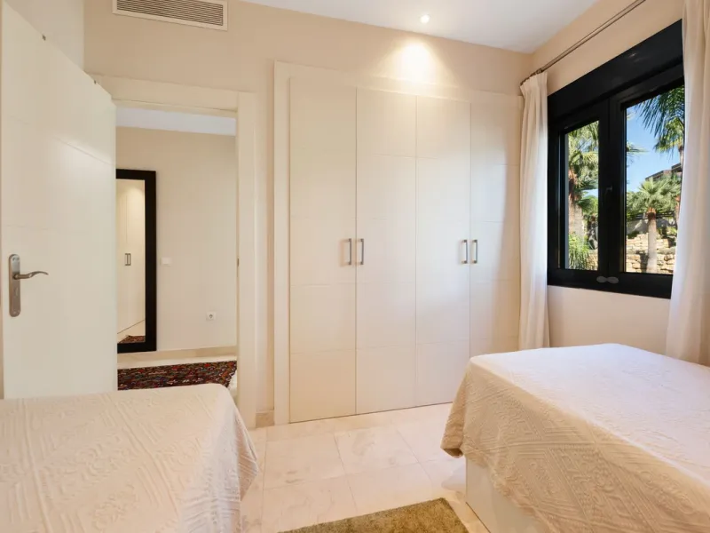 Apartment - Middle Floor Apartment в продаже в Málaga, Málaga. В доме 2 спален и 2 ванных комнат. Площадь дома 139 м²