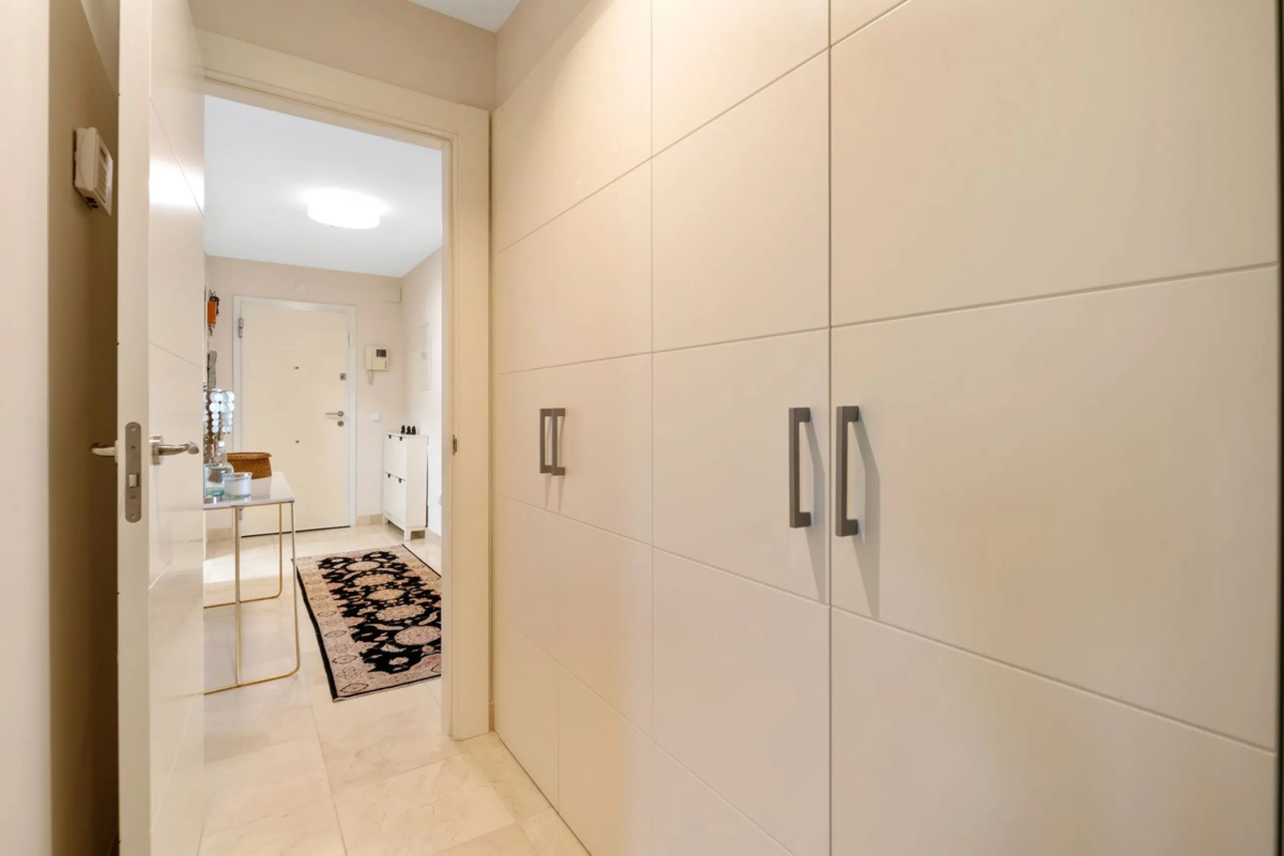 Apartment - Middle Floor Apartment в продаже в Málaga, Málaga. В доме 2 спален и 2 ванных комнат. Площадь дома 139 м²