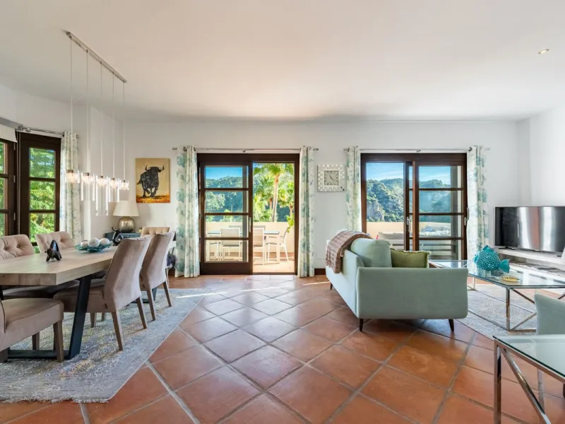 Elegant Four-Bedroom House in El Casar, Benahavís