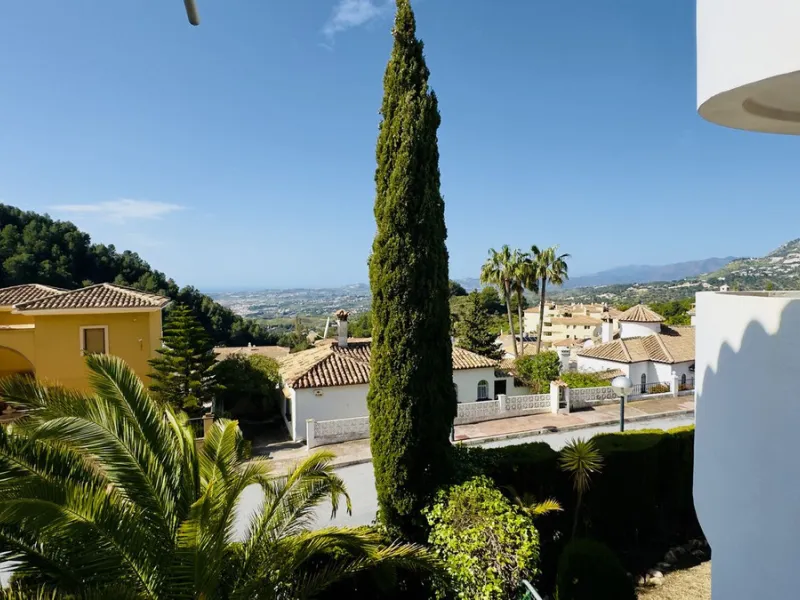 Corner townhouse with stunning sea views, large private garden and great potential – Buena Vista, Mijas