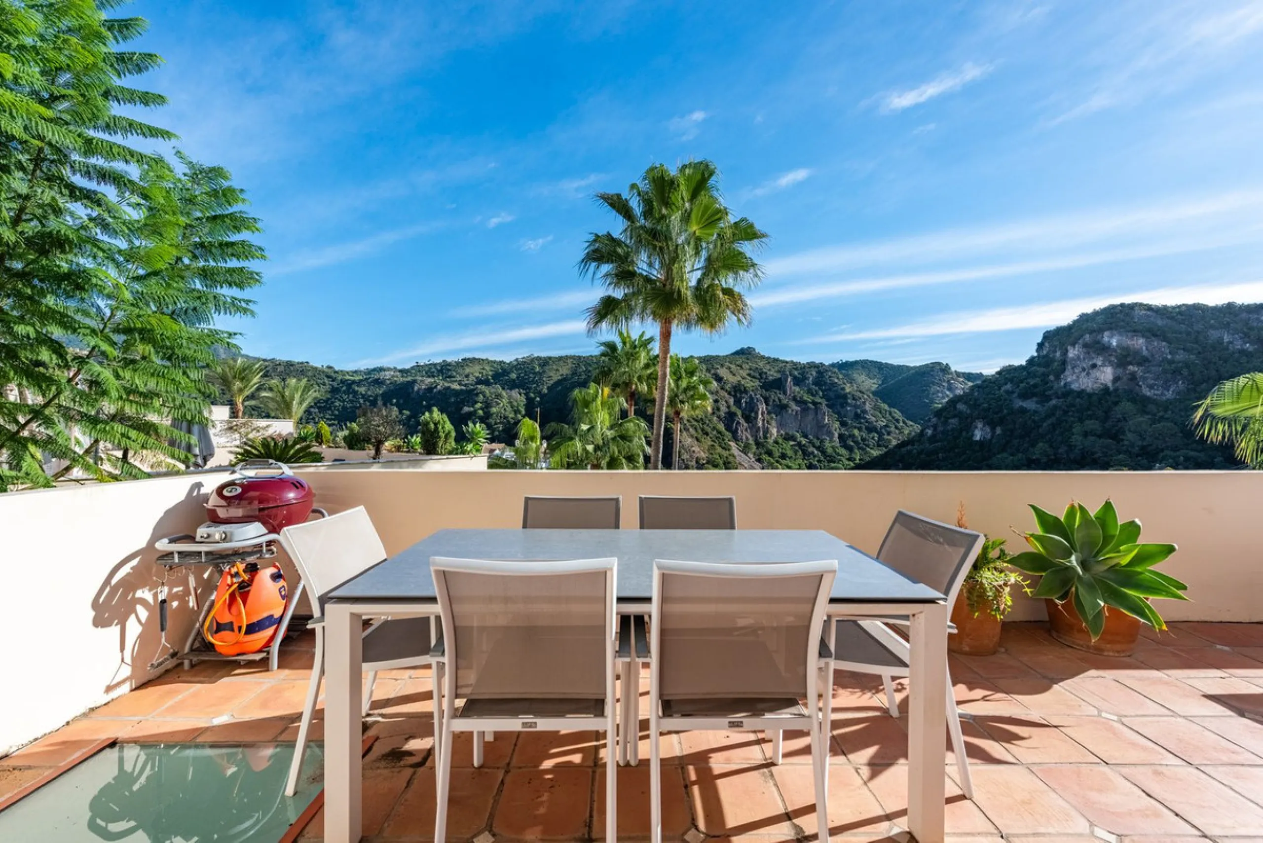 Elegant Four-Bedroom House in El Casar, Benahavís