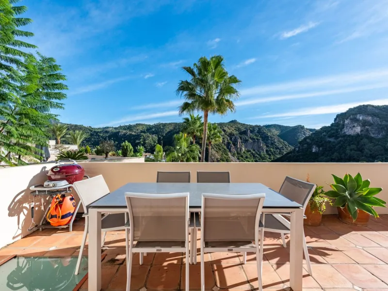 Elegant Four-Bedroom House in El Casar, Benahavís