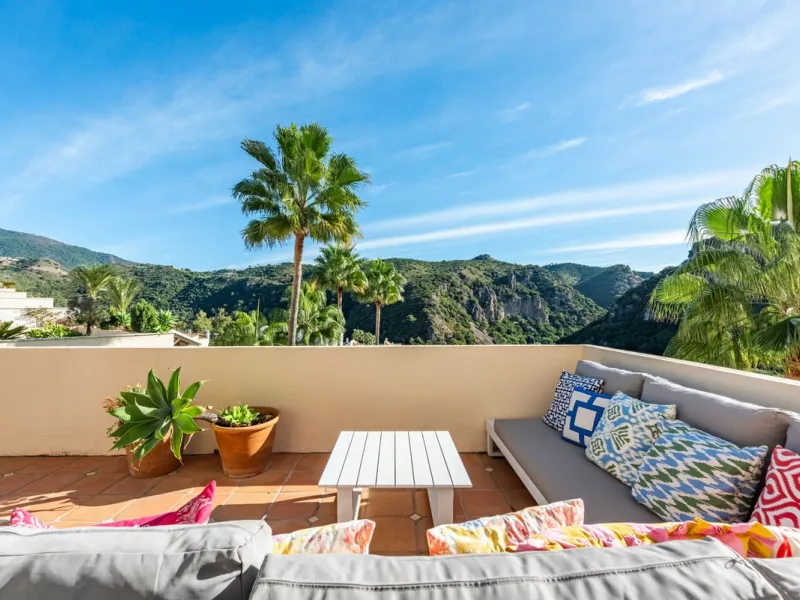 Elegant Four-Bedroom House in El Casar, Benahavís