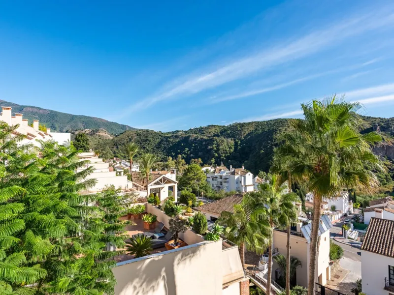 Elegant Four-Bedroom House in El Casar, Benahavís