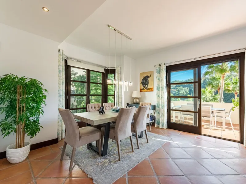 Elegant Four-Bedroom House in El Casar, Benahavís