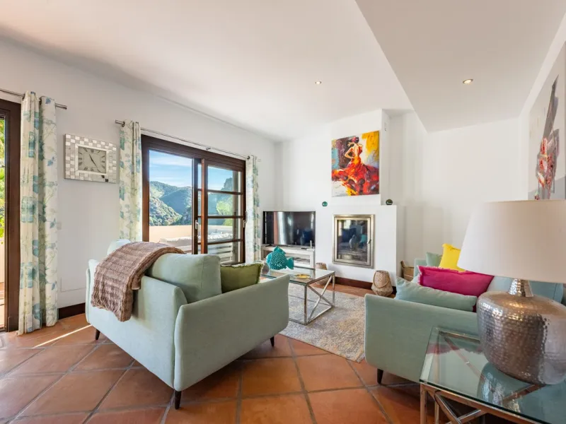 Elegant Four-Bedroom House in El Casar, Benahavís
