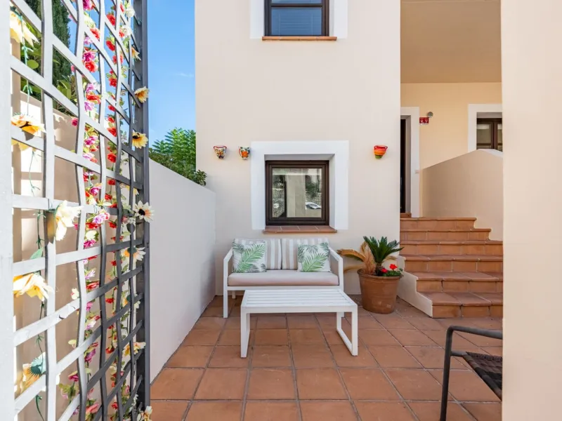 Elegant Four-Bedroom House in El Casar, Benahavís