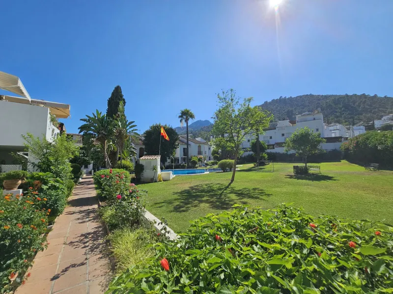 This charming and traditional Andalucian townhouse is located within Benahavis village, a short walk into the centre where you have a large selection of restaurants, bars and all other amenities.