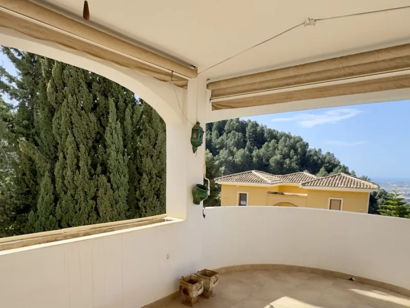 Corner townhouse with stunning sea views, large private garden and great potential – Buena Vista, Mijas