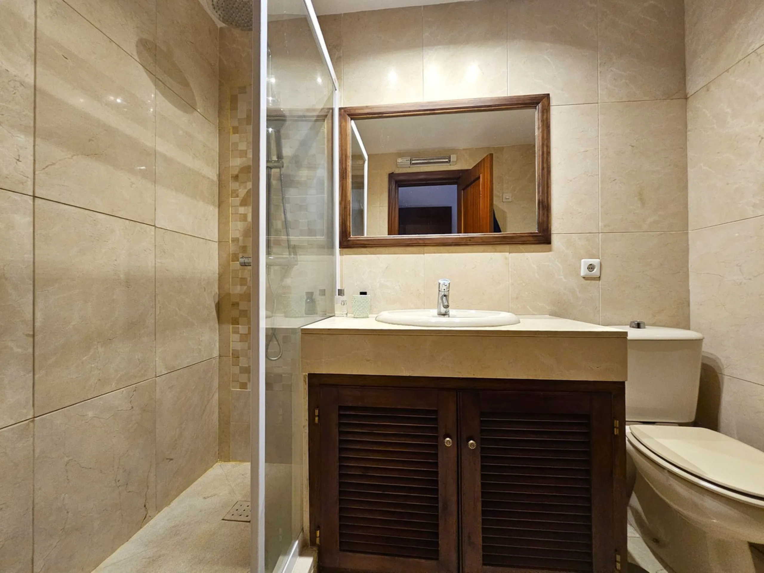 This charming and traditional Andalucian townhouse is located within Benahavis village, a short walk into the centre where you have a large selection of restaurants, bars and all other amenities.