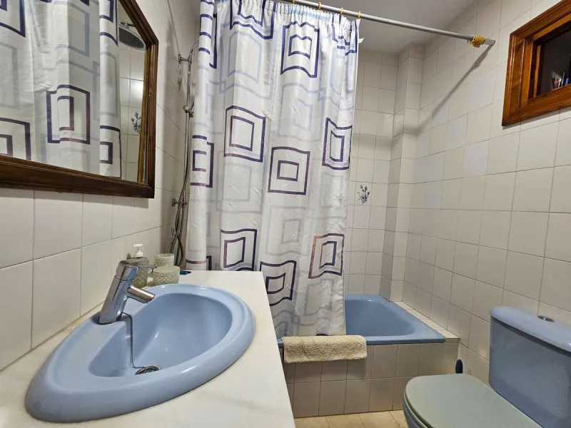 This charming and traditional Andalucian townhouse is located within Benahavis village, a short walk into the centre where you have a large selection of restaurants, bars and all other amenities.