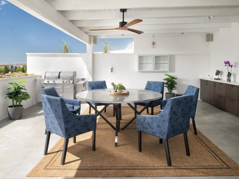 COMPLETELY RENOVATED PENTHOUSE NEAR PUERTO BANUS & MARBELLA WITH FANTASTIC VIEWS