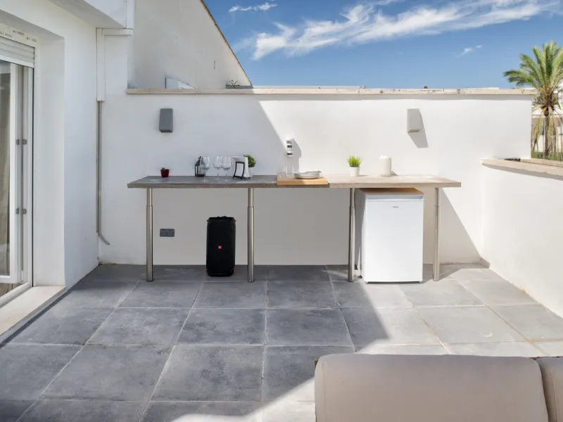 COMPLETELY RENOVATED PENTHOUSE NEAR PUERTO BANUS & MARBELLA WITH FANTASTIC VIEWS