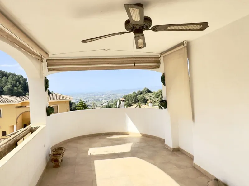 Corner townhouse with stunning sea views, large private garden and great potential – Buena Vista, Mijas