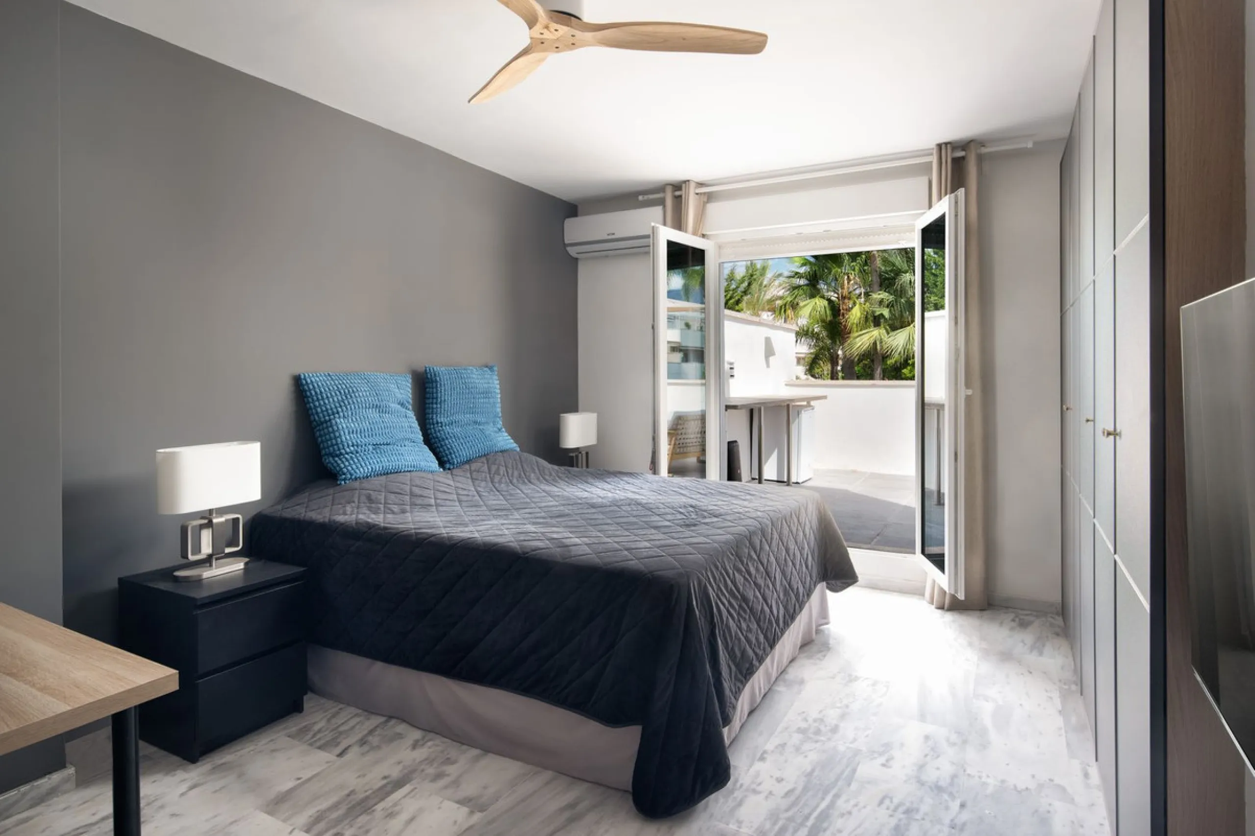 COMPLETELY RENOVATED PENTHOUSE NEAR PUERTO BANUS & MARBELLA WITH FANTASTIC VIEWS