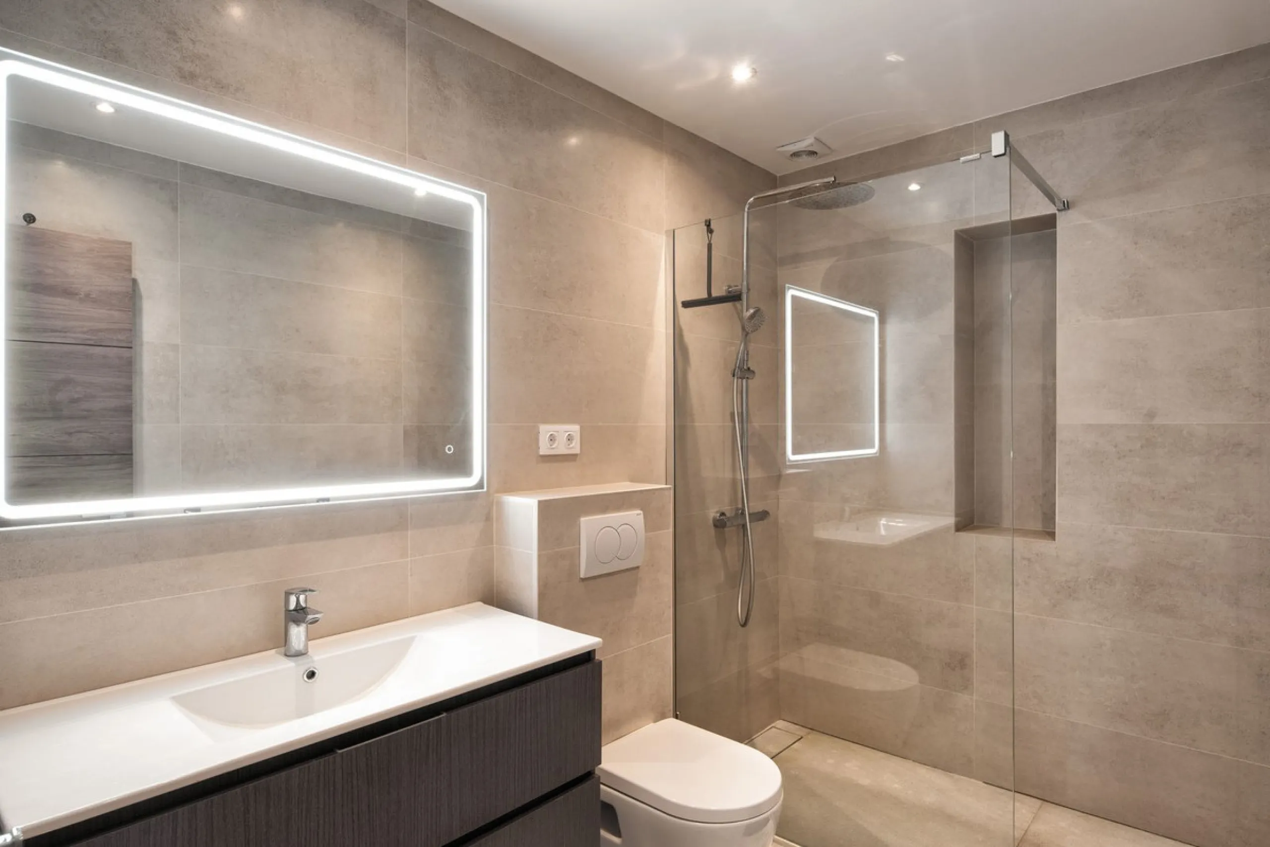 COMPLETELY RENOVATED PENTHOUSE NEAR PUERTO BANUS & MARBELLA WITH FANTASTIC VIEWS