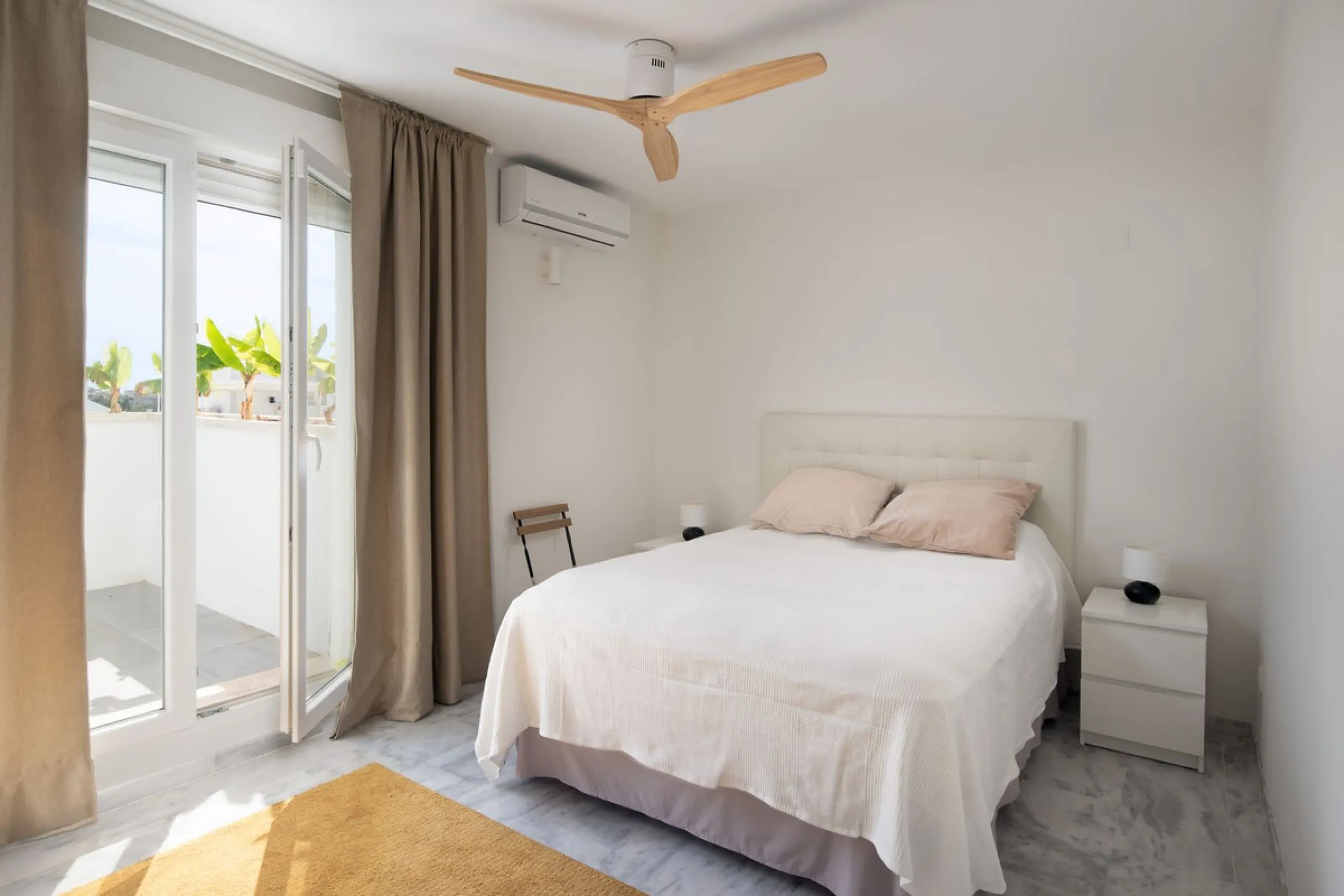 COMPLETELY RENOVATED PENTHOUSE NEAR PUERTO BANUS & MARBELLA WITH FANTASTIC VIEWS