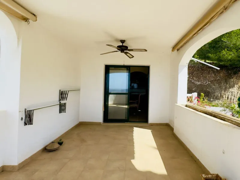 Corner townhouse with stunning sea views, large private garden and great potential – Buena Vista, Mijas