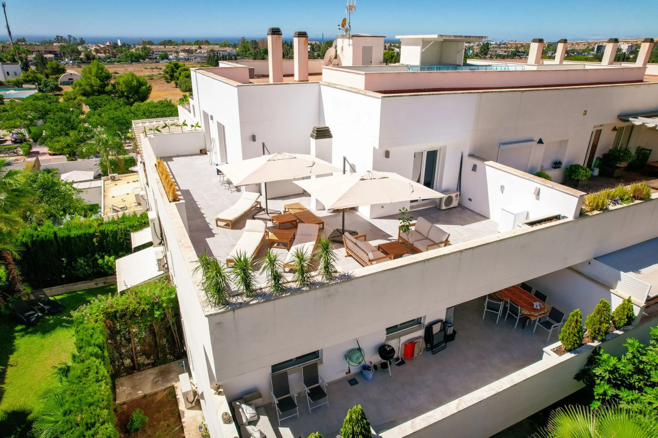COMPLETELY RENOVATED PENTHOUSE NEAR PUERTO BANUS & MARBELLA WITH FANTASTIC VIEWS
