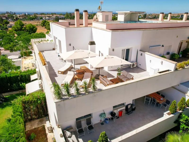 COMPLETELY RENOVATED PENTHOUSE NEAR PUERTO BANUS & MARBELLA WITH FANTASTIC VIEWS