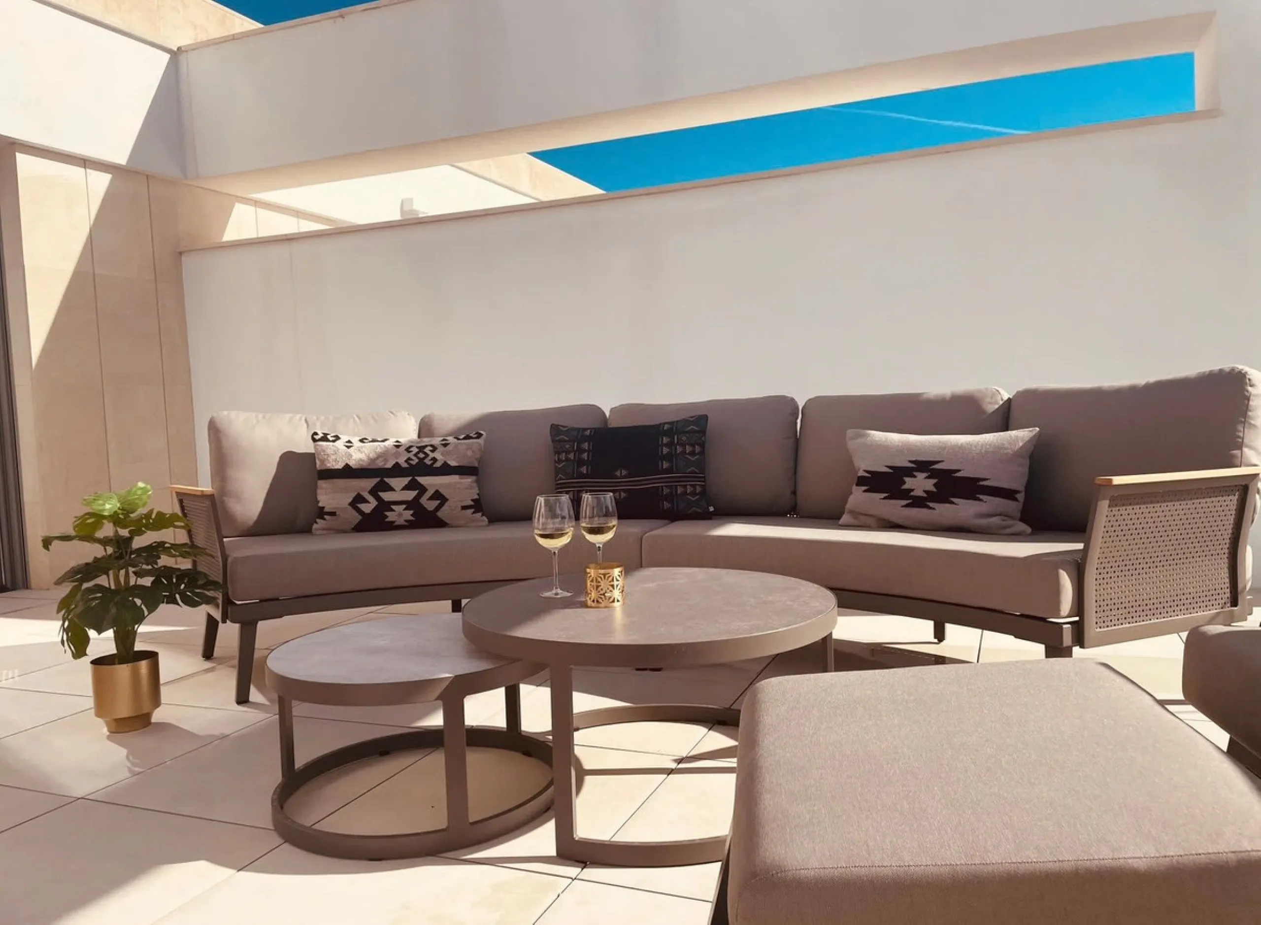 Exclusive Penthouse – Just 200 Metres from Elviria Beach