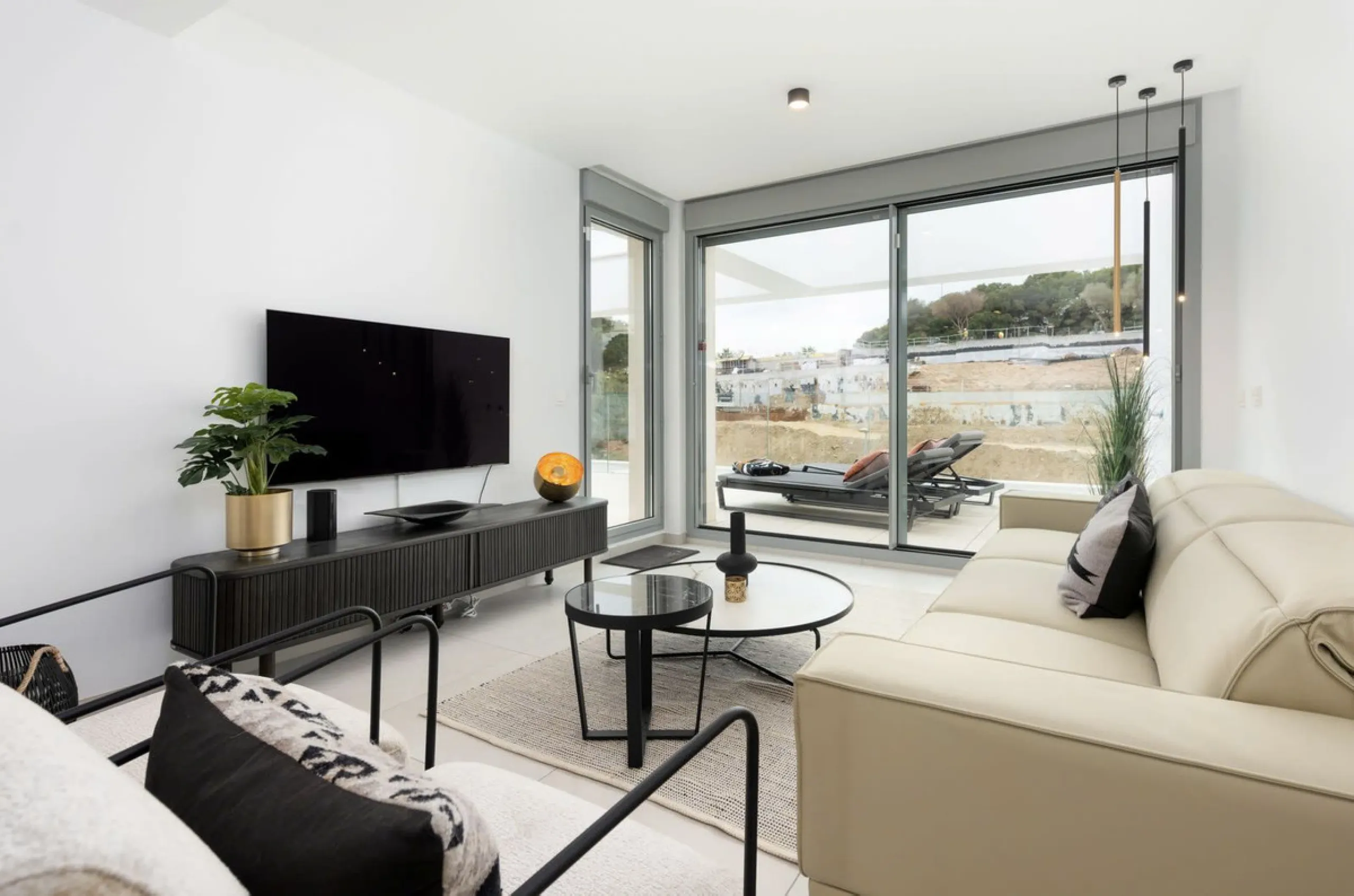 Exclusive Penthouse – Just 200 Metres from Elviria Beach
