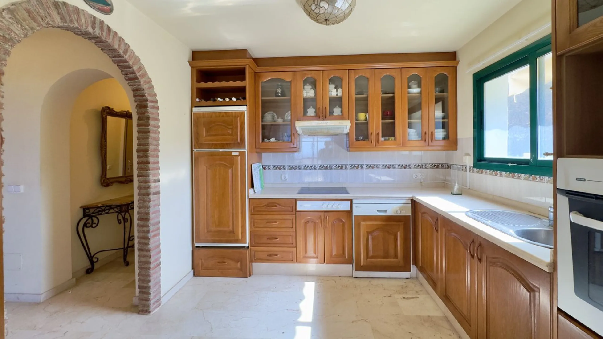 Corner townhouse with stunning sea views, large private garden and great potential – Buena Vista, Mijas