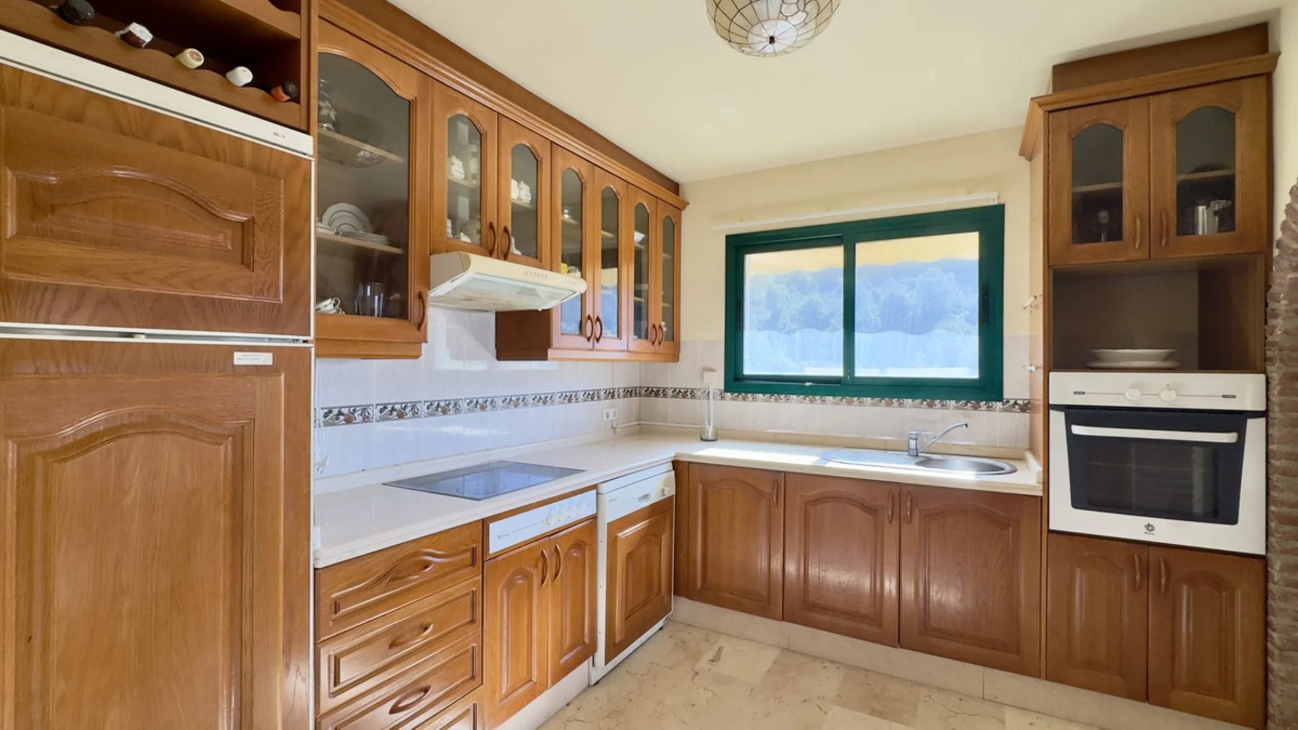 Corner townhouse with stunning sea views, large private garden and great potential – Buena Vista, Mijas