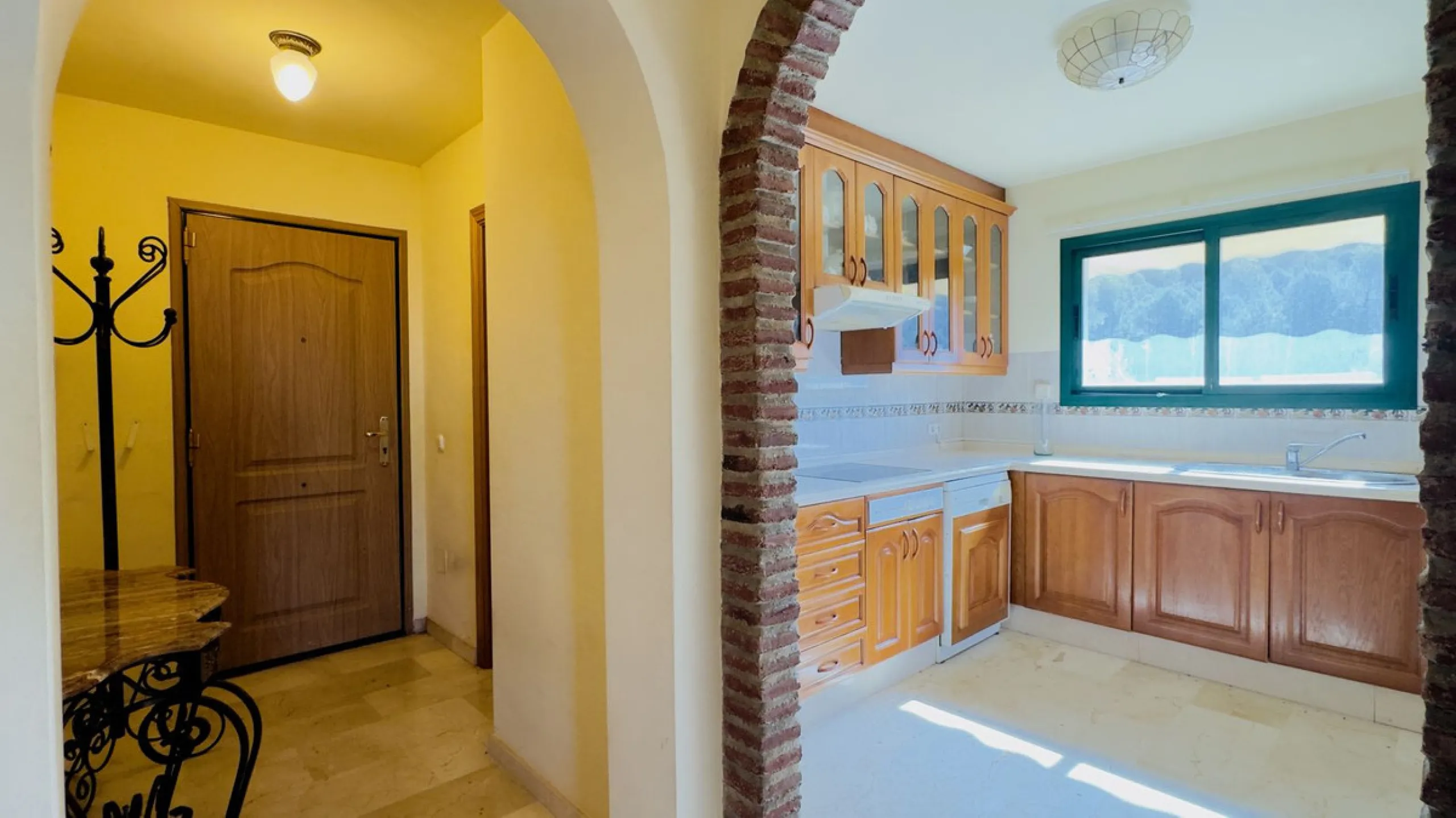 Corner townhouse with stunning sea views, large private garden and great potential – Buena Vista, Mijas