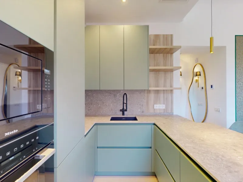 Experience this beautifully renovated top floor apartment in a stylish blend of luxury, aristocracy, and modern design. Located on the third floor (with elevator access), this south-west facing apartment is flooded with natural light and boasts high ceili