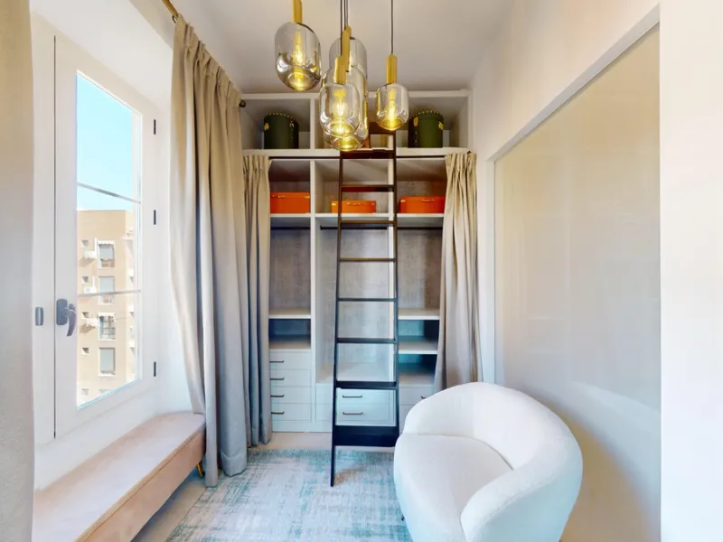 Experience this beautifully renovated top floor apartment in a stylish blend of luxury, aristocracy, and modern design. Located on the third floor (with elevator access), this south-west facing apartment is flooded with natural light and boasts high ceili
