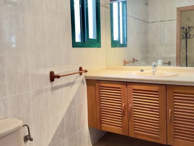 Corner townhouse with stunning sea views, large private garden and great potential – Buena Vista, Mijas