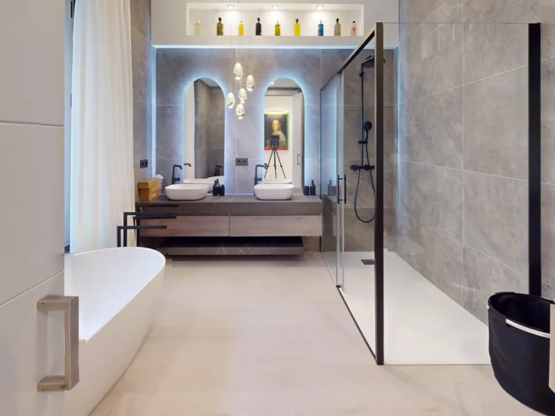 Experience this beautifully renovated top floor apartment in a stylish blend of luxury, aristocracy, and modern design. Located on the third floor (with elevator access), this south-west facing apartment is flooded with natural light and boasts high ceili