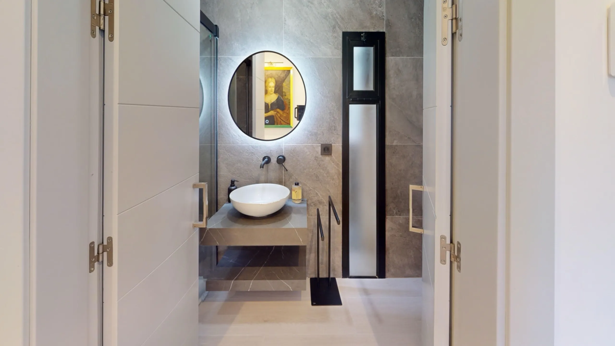 Experience this beautifully renovated top floor apartment in a stylish blend of luxury, aristocracy, and modern design. Located on the third floor (with elevator access), this south-west facing apartment is flooded with natural light and boasts high ceili